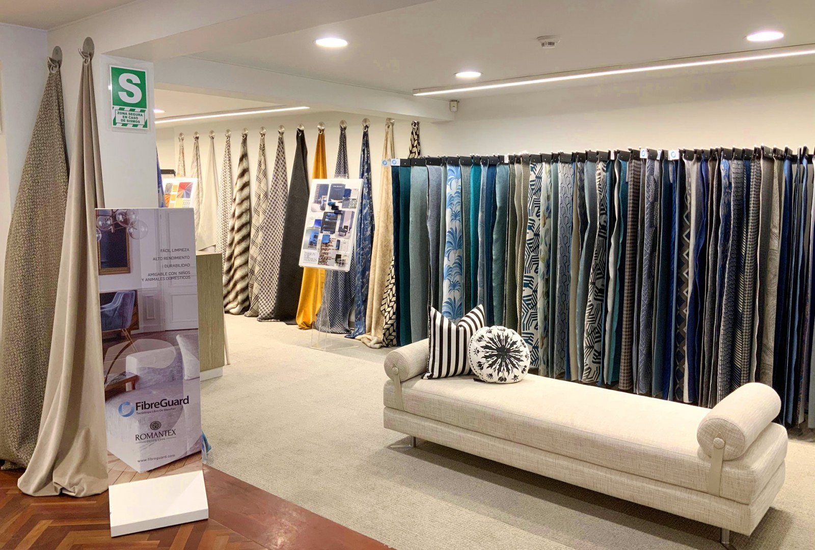 Contamos con un amplio Showroom